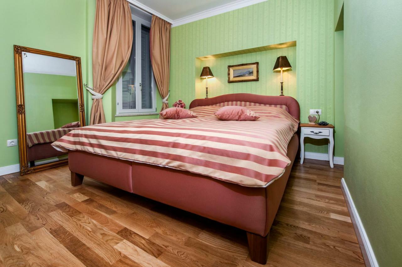 Adriatic Royal Sea View Apartment Rovinj Bagian luar foto