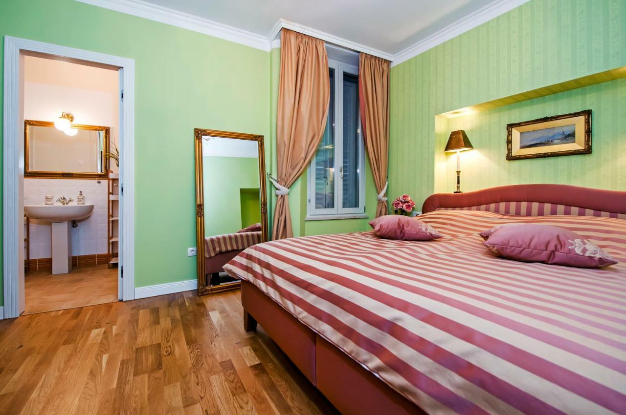 Adriatic Royal Sea View Apartment Rovinj Bagian luar foto